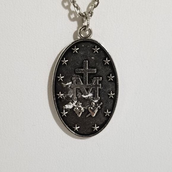 Silver tone 20" chain with a 1x 3/4" pendant 1.1511 - Picture 4 of 9